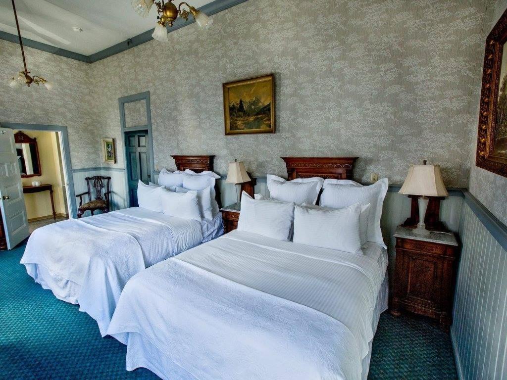 Deluxe Queen Room with Two Queen Beds